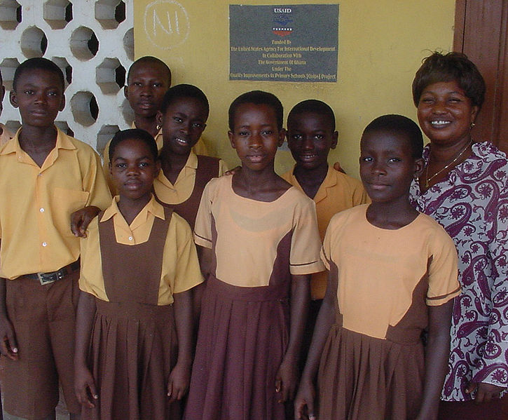 Mädchen in Schule in Ghana