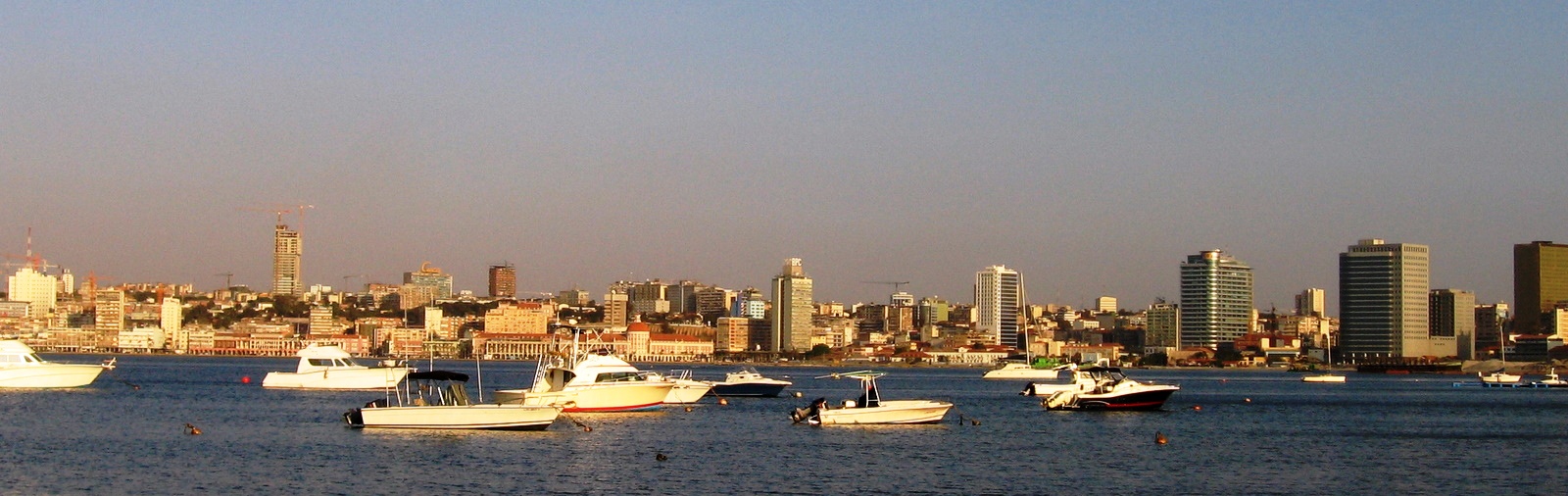 Bay of Luanda (c) Paulo Cesar Santos 3.0