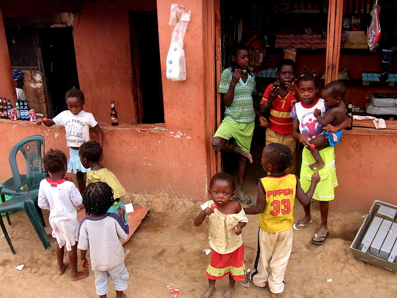 Children in Angola (c) Paulo Cesar Santos CC BY SA 3.0