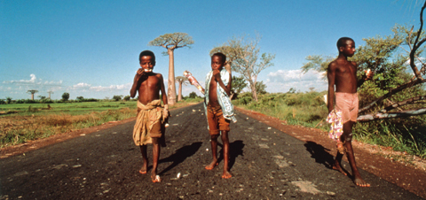 Kinder in Madagaskar (c) baobab