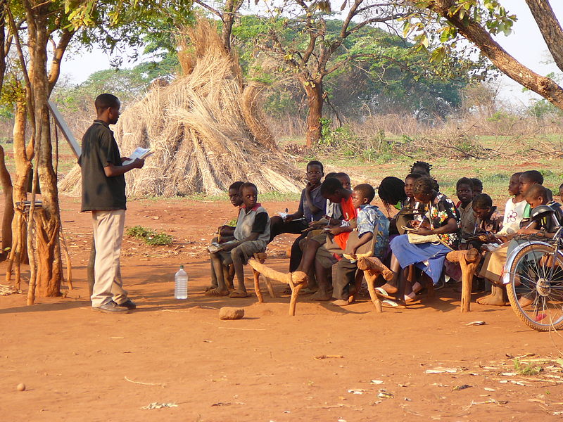 Dorfschule in Mosambik (c) Kln123