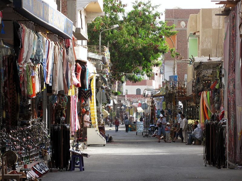 Hurghada Altstadt mit Händlern (c) Olaf Tausch